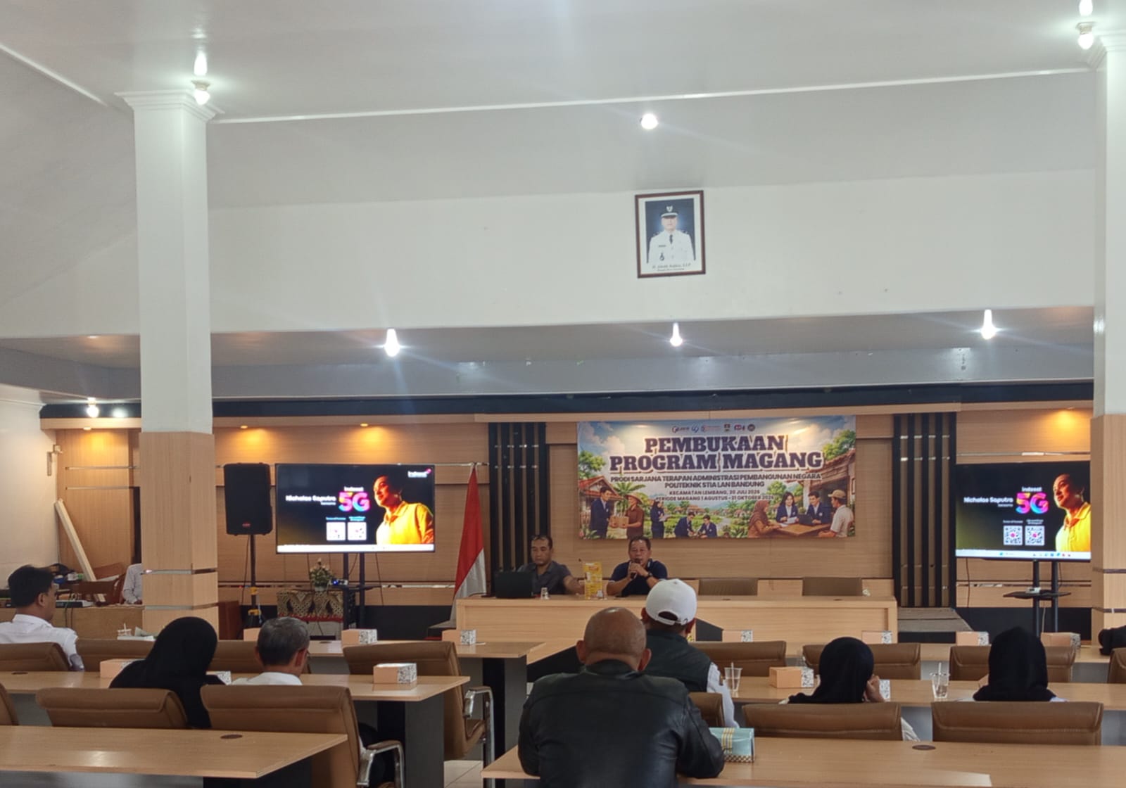INDOSAT PERKENALKAN LAYANAN WiFi PORTABEL TERBARU DI KANTOR DESA LEMBANG